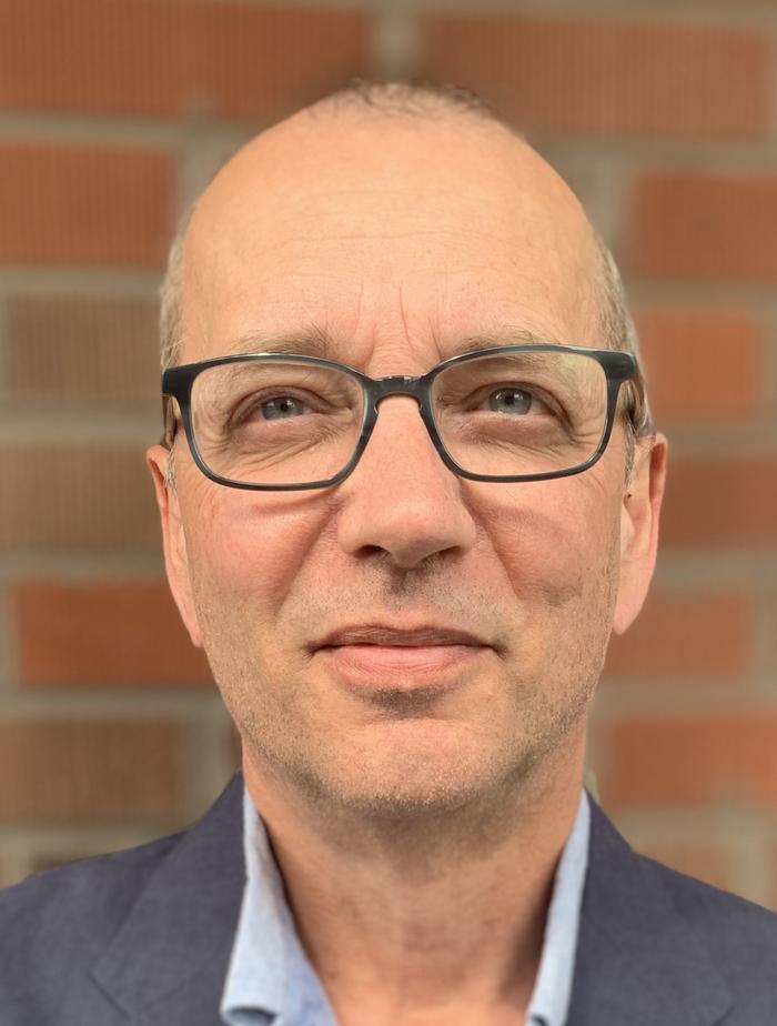 Kevin Davies is the executive editor of The CRISPR Journal, and author of »Editing Humanity: The...